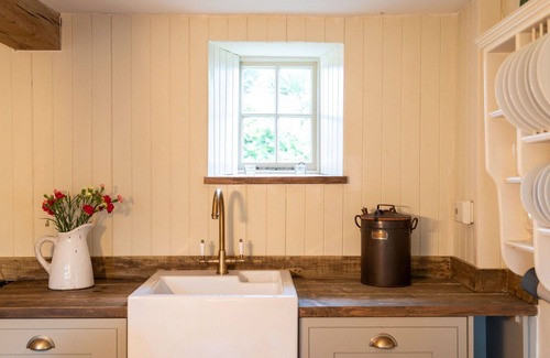 Thrapston House | Beautiful villa for 8 guests with WIFI, TV, terrace and pets allowed