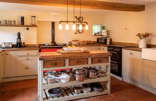 Thrapston House | Beautiful villa for 8 guests with WIFI, TV, terrace and pets allowed