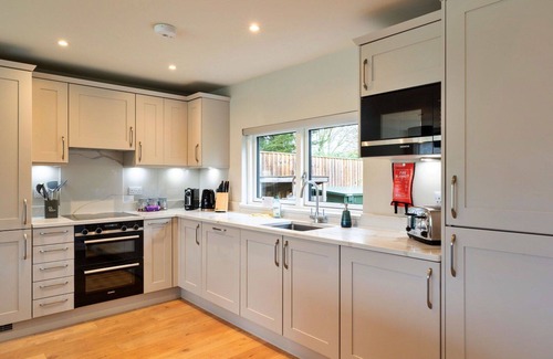 Dorsington House | Beautiful villa for 8 people with WIFI, TV and pets allowed