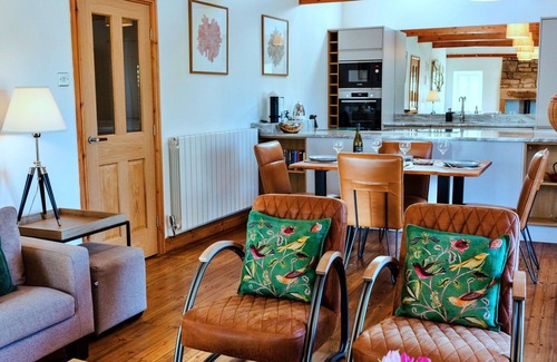 Edlingham House | Beautiful villa for 4 guests with WIFI and terrace
