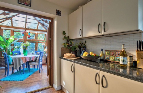 Dormansland House | Beautiful villa for 4 people with WIFI and pets allowed