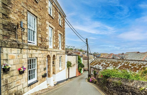 Mevagissey House | Beautiful villa for 9 people with TV and pets allowed
