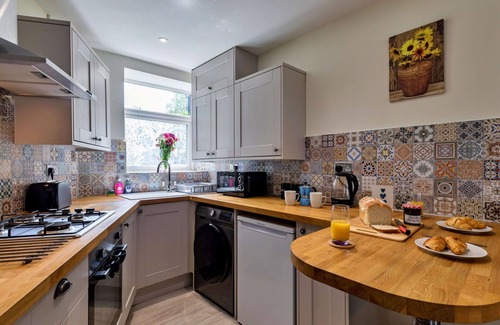 New Mills House | Beautiful villa for 2 guests with WIFI and pets allowed