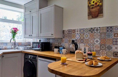 New Mills House | Beautiful villa for 2 guests with WIFI and pets allowed