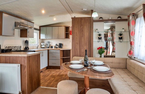 Helston House | Beautiful villa for 6 guests with WIFI, pool, terrace and pets allowed