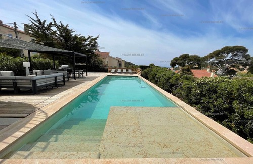 Sanary-sur-Mer House | BEAUTIFUL VILLA SEA VIEW AIR-CO BEACH BAND CITY WALKING DISTANCE SWIMMING POOL GARDEN PARKING 10.