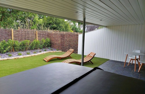 Liverton House | Beautiful villa for 2 guests with WIFI, hot tub