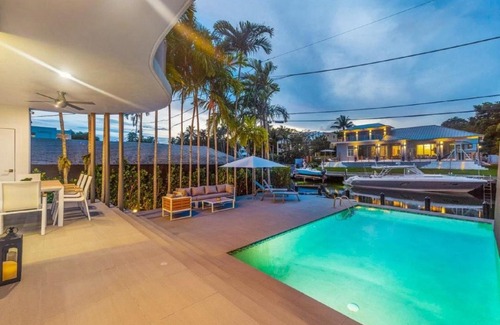 Northeast Coconut Grove Villa | Beautiful Villa Have in Miami
