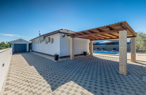 Liznjan Villa | Beautiful villa "Miracle" with private pool