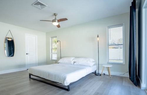 Braden River House | Beautiful Villa w/ a Private Pool near Siesta Key