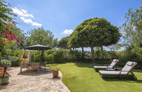 Almancil House | Beautiful villa with garden and Jacuzzi in stunning location