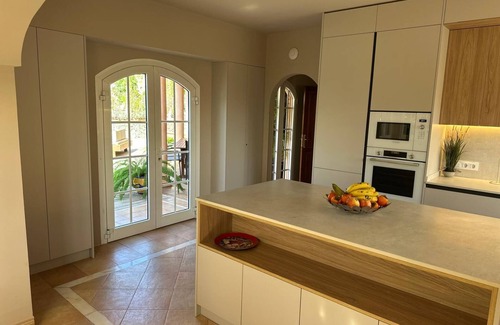Adeje Villa | Beautiful villa with heated swimming pool and partial sea views