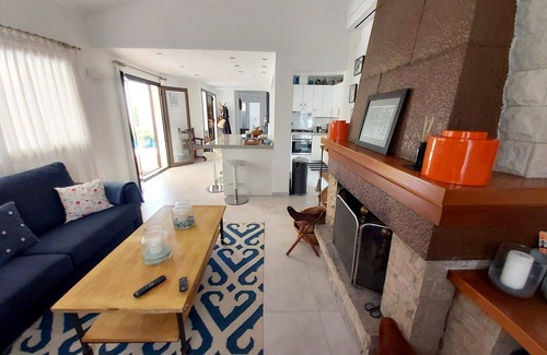 Calafat Villa | Beautiful villa with Mediterranean style 500 m from the beach