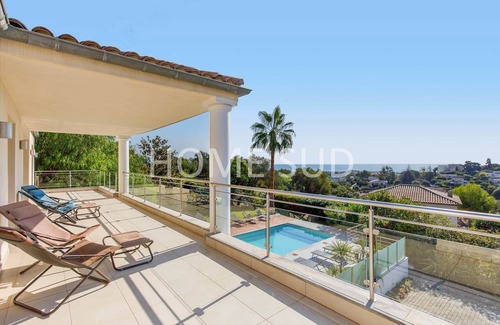 Antibes House | Beautiful villa with pool and sea view in Antibes