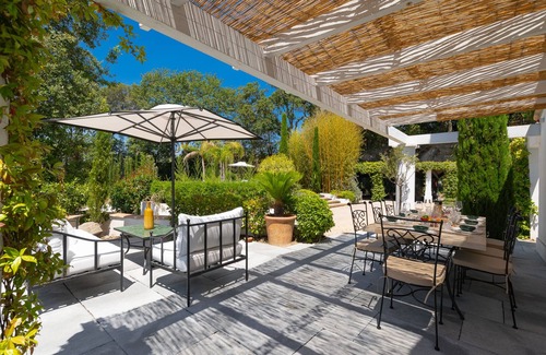 Cannes City Centre House | Beautiful villa with private garden, pool, sea view, walking distance from beach