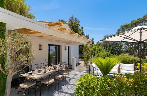 Cannes City Centre House | Beautiful villa with private garden, pool, sea view, walking distance from beach