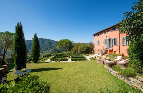 Lucca Villa | Beautiful villa with WIFI, A/C, private pool, TV, terrace, panoramic view, parking, close to Lucca
