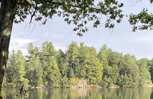 Frontenac House | Beautiful waterfront home