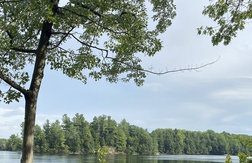 Frontenac House | Beautiful waterfront home