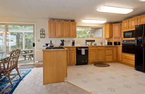 Port Angeles House | Beautiful Water Views & Private Beach Trail Between Sequim & PA