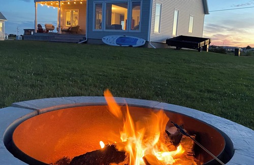 New London Cottage | Beautiful Waterfront cottage in New London