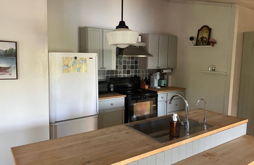 Trent Lakes Cottage | Beautiful Waterfront Cottage BUCKHORN Huge Dock Lots Beds & Parking WIFI NO FEES