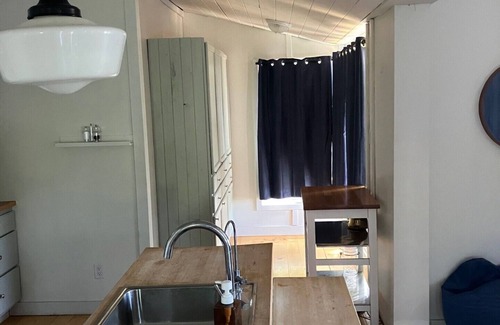 Trent Lakes Cottage | Beautiful Waterfront Cottage BUCKHORN Huge Dock Lots Beds & Parking WIFI NO FEES