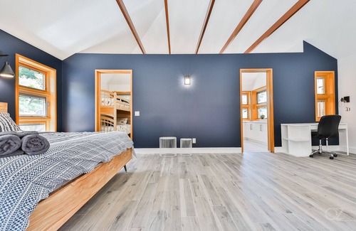 Saint Come Ski Chalet | Beautiful waterfront cottage, with fireplace and spa.