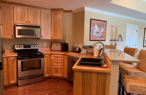 Seneca House | Beautiful Waterfront Retreat on Lake Keowee W/Clemson game day parking pass