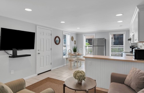 Avon Condo | Beautiful Well Design Condo in Bay Head + 1st Floor with outside seating area