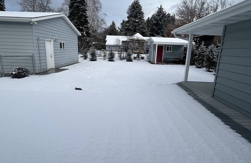Upper Rattlesnake House | Beautiful Winter Wonderland