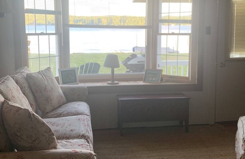Eagle Bay Cottage | Beautiful Yellow Cottage on 4th Lake