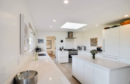 Freestone House | Beautifully Appointed MCM Home in Wine Country, Pool, Hot Tub, Gas Firepit