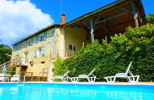 Montmoreau-Saint-Cybard Villa | Beautifully converted barn In peaceful and stunning location with private pool.