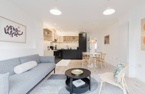 Hackney Central Apartment | Beautifully Curated 2BD Flat, Heart of East London