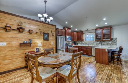 Humboldt Hill House | Beautifully-decorated home w/new appliances - close to shopping & the redwoods