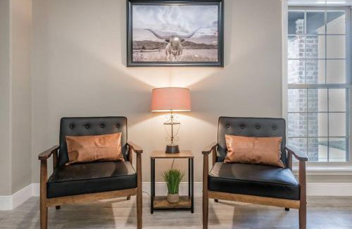 Canyon House | Beautifully Decorated New Home, King Bed, Washer/Dryer & Fully Stocked Kitchen