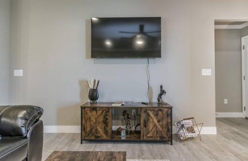 Canyon House | Beautifully Decorated New Home, King Bed, Washer/Dryer & Fully Stocked Kitchen