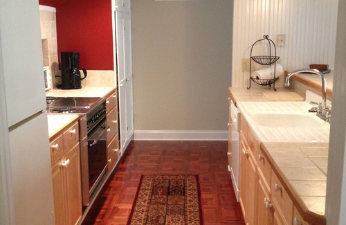 Lake Oconee Cottage | Beautifully extra large,1700sq ft., one bedroom 1.5 bath cottage/timber views