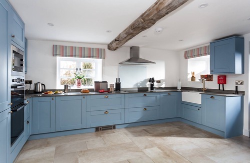 Cow Honeybourne Cottage | Beautifully presented, The Gables is the perfect setting for families and friends to get together