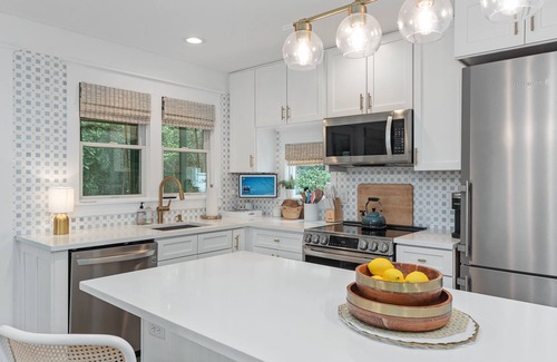 Surfman's Walk House | Beautifully renovated 3 bedroom home in Surfman's Walk near East Beach!