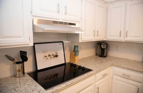Broken Arrow House | Beautifully Remodeled 3-Bedroom Cozy Home!