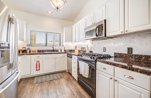 Palm Springs Villa | Beautifully Remodeled Luxury Vacation Rental Home w/Heated Pool & Spa