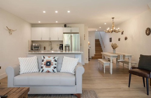 Vail Apartment | Beautifully Remodeled West Vail Luxury Condo