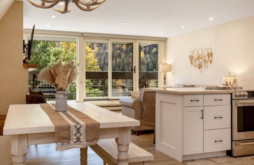 Vail Apartment | Beautifully Remodeled West Vail Luxury Condo