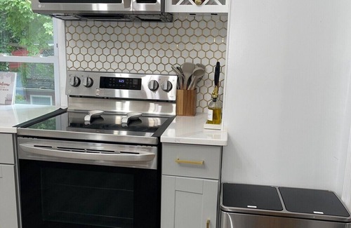 East Rockaway Apartment | Beautifully Renovated Modern Loft