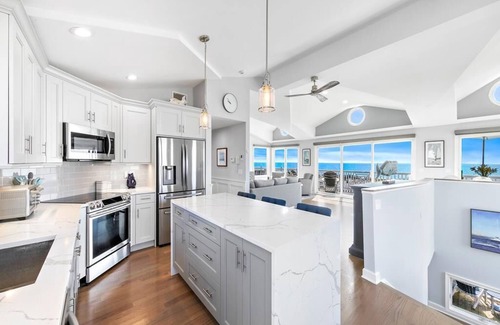 Harvey Cedars House | Beautifully renovated ocean front home in Harvey Cedars