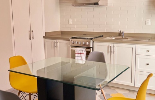 Americana Apartment | Beautifully Renovated With Spectacular View to El Expiatorio