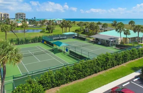 Fort Pierce Condo | Beautifully renovated beach front condo in a private golf community
