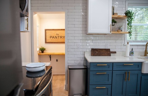 Pendleton King House | Beautifully Renovated and Decorated Home in Great Neighborhood